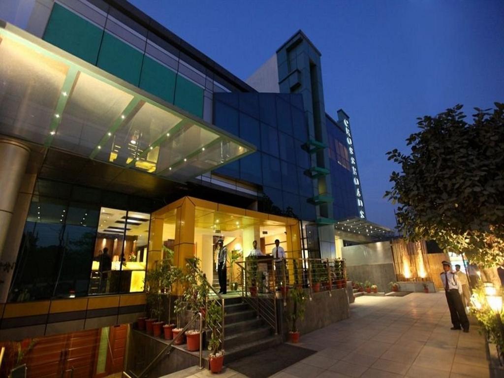 Crossroads Hotel Gurgaon Ngoại thất bức ảnh