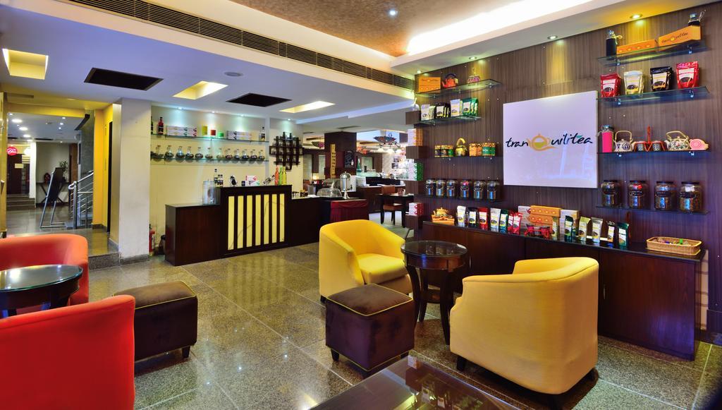 Crossroads Hotel Gurgaon Ngoại thất bức ảnh